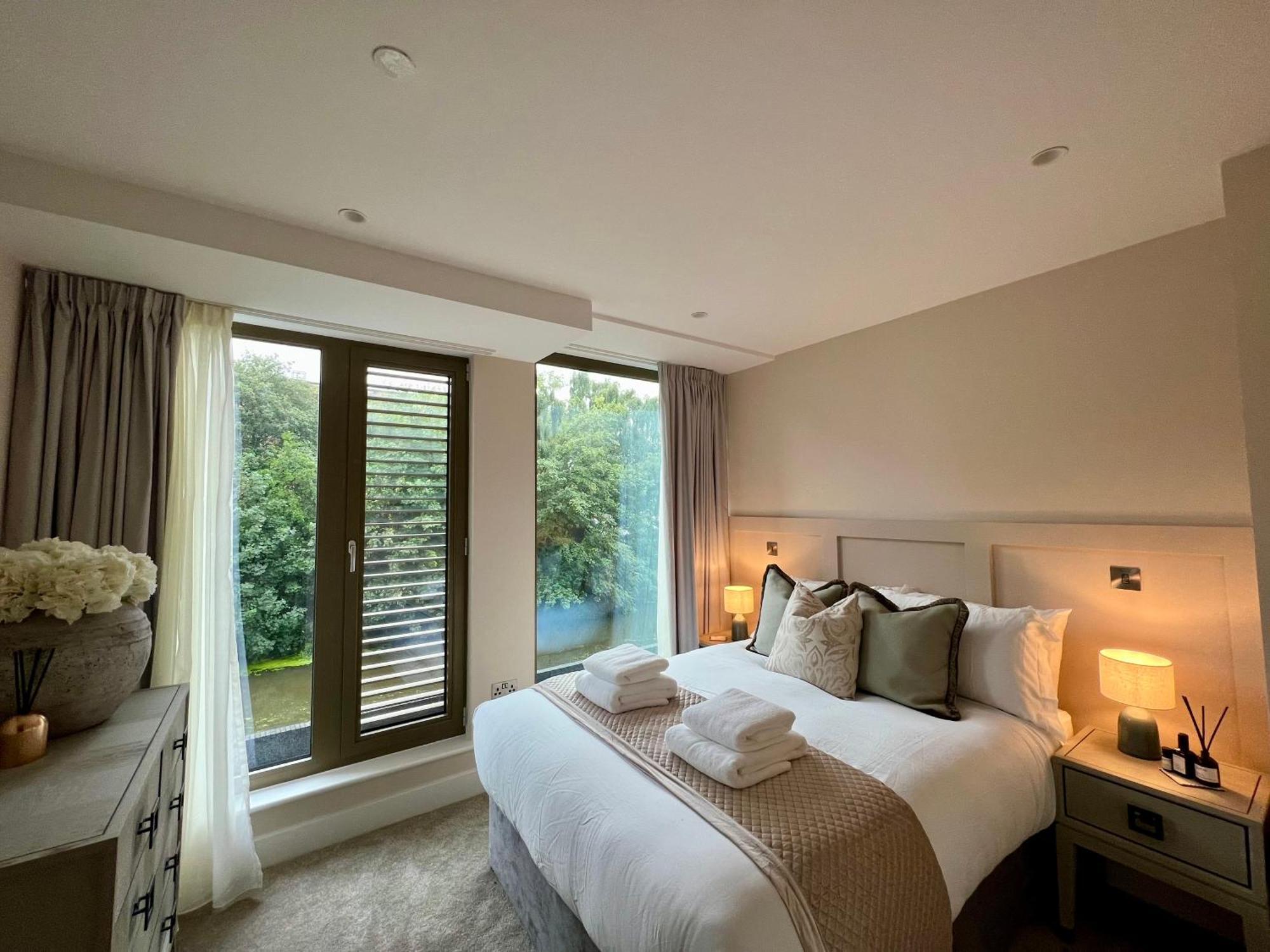 Apartamento The Noir Blanc Retreat At Ryedale House York Exterior foto