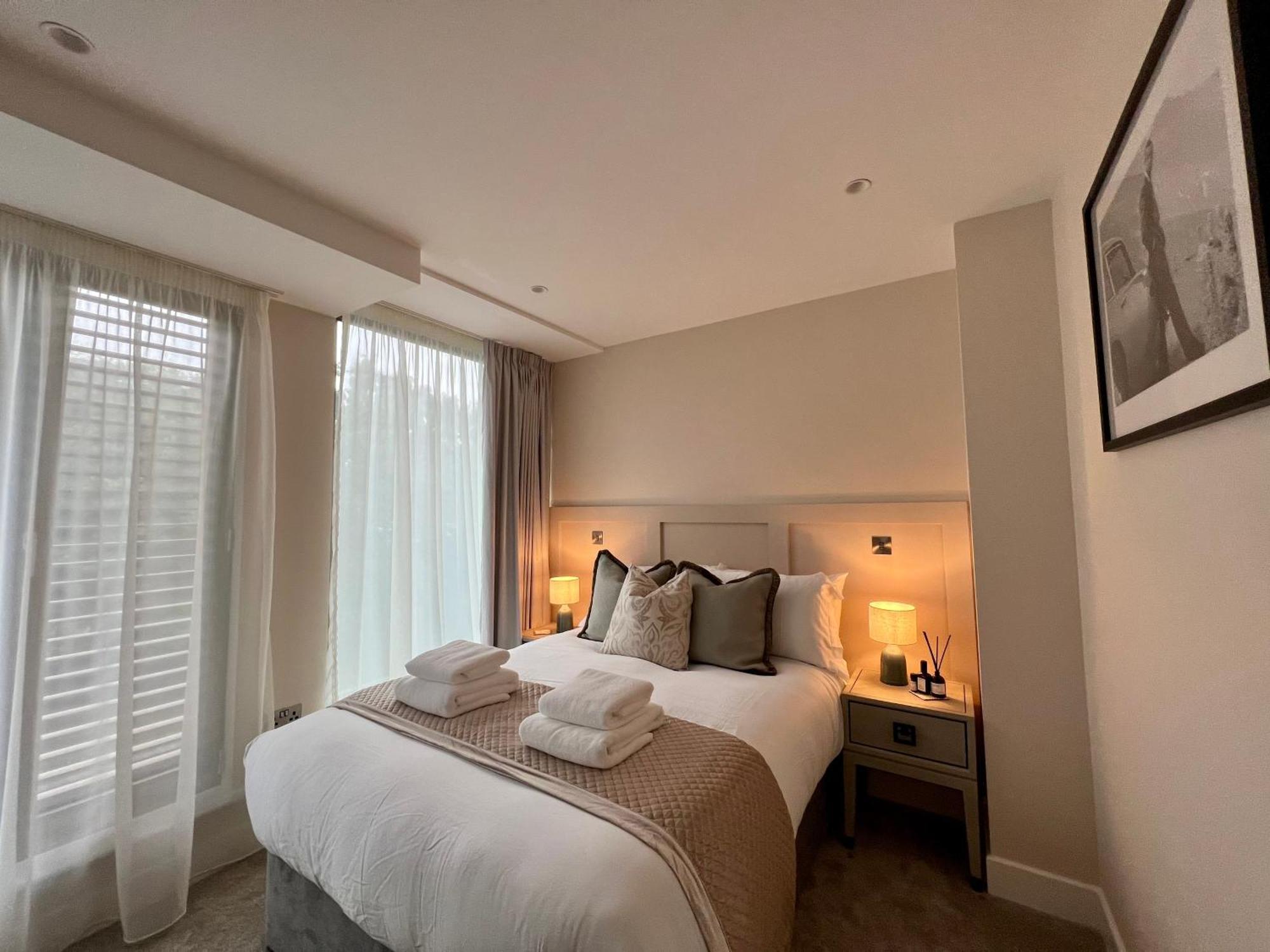 Apartamento The Noir Blanc Retreat At Ryedale House York Exterior foto